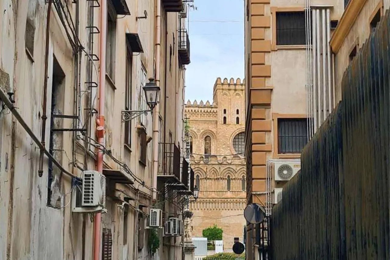 Cattedrale - City Centre Apartment Palermo 0*,  Italy